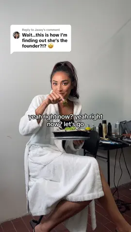 Replying to @Jaaay   ask us anything in the comments about BÉIS! 