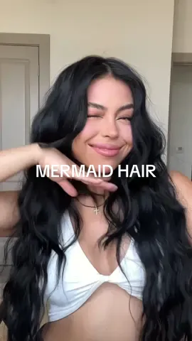 Quick and easy mermaid core beachy waves// my go to twards the end of the week when my blow out goes flat ! Just apoly heat to the top layer and your lower layers stay healthy🫶🏽#mermaidcore #hairgoals #quickhairtutorial #healthyhair 