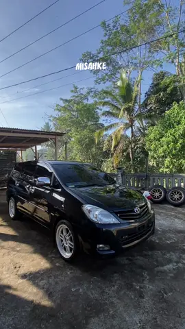 Nyobain sepatu yg lagi viral 🥹 . #innova1trgarage #innova1tr #CapCut #toyota #1tr #kijanginnovaold #mobiltoyota #innovabensinmanual #innovaindonesia #innova #innovabensin2009 #innovatuabensin #innovabensin #innovatua #kijanginnova #bukandiesel #kijangindonesia #rpf #rpf1 #rpf1wheels 