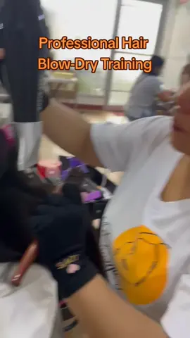 𝐏𝐫𝐨𝐟𝐞𝐬𝐬𝐢𝐨𝐧𝐚𝐥 𝐇𝐚𝐢𝐫 𝐁𝐥𝐨𝐰-𝐃𝐫𝐲 𝐓𝐫𝐚𝐢𝐧𝐢𝐧𝐠 ✨ . . . . . . 𝐎𝐮𝐫 𝐭𝐫𝐚𝐢𝐧𝐢𝐧𝐠 𝐜𝐞𝐧𝐭𝐞𝐫𝐬 𝐚𝐫𝐞 𝐜𝐮𝐫𝐫𝐞𝐧𝐭𝐥𝐲 𝐥𝐨𝐜𝐚𝐭𝐞𝐝 𝐚𝐭: 𝑳𝑼𝒁𝑶𝑵: 📍 1823 FMSG Bldg E Rodriguez Avenue Corner New York Street, Cubao, Quezon City 𝑴𝑰𝑵𝑫𝑨𝑵𝑨𝑶: 📍 P. Acharon Boulevard, Barangay Dadiangas South, General Santos City For inquiries, please message us directly or reach us out through: 📲 09276773923 📩 melmarquezbeauty@gmail.com #hairblowdrytraining #hairblowdry #beautytraining #hairtraining #trainingschool #trainingschoolcubao #trainingschoolquezoncity #internationalbeautytraining #trainingcourse #hairstyling #haircare 