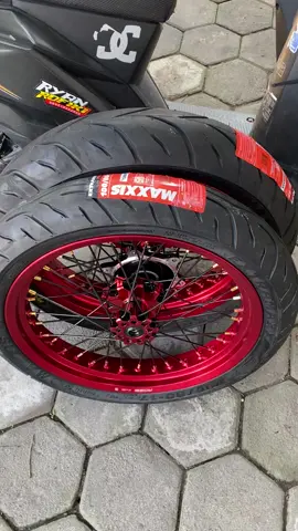 Whellset crf 150L siap pasang warna merah #velgsupermoto #whellsetcrf #supermoto #peleksupermoto #sepaket #whellsetsupermoto #supermotoindonesia #crfjogja #crfindonesiaadventure #crfsupermotoherex #crfjatimsolid🔥🔥🔥 #crfmodifikasi #fypシ゚viral #fyppppppppppppppppppppppp 