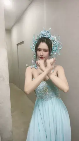 好久沒有更新抖音啦～～ 衣服一直掉後面還跳錯哈哈