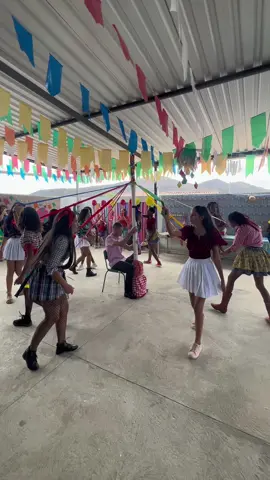 #festa #sidineypatez #tiktok #festajunina #quadrilhajunina #carolina #luizgonzaga #dancatiktok #danca #trançafita #mastruzcomleite 