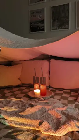 this is your sign to build a fort hehe #lgbt🌈 #lgbtq #wlw #datenight #wlwcouple #taylorswift #swiftie #dateideas #lgbtcouples #wlwtiktok #wlwdate 