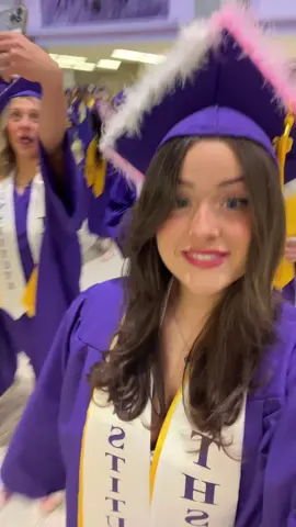 GRADDD 👩‍🎓 @jess🫧🧚‍♀️ @amandaa 