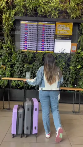 Nada mejor que combinar tus maletas para viajar 💜. Encuentra los combos de maletas en TOTTO.COM, estan hasta el 30 de junio 😍 #fyp #destacame #foryou #parati #travel #maletasdeviaje #aeropuerto 
