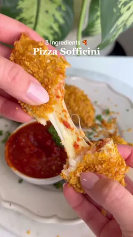 do you love me? 😭🍕 full recipe on IG giorgiapaino #pizza #pizzalovers #pizzahut #sofficini #sofficinihomemade #EasyRecipe #lunchidea #viralrecipe 