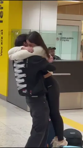 ele não parece mais com o sky de winx mas é a mesma pessoa !! #ldr #gringo #relacionamentoadistancia #belgium #brasil #gringofalandoportugues  #longdistancerelationship 