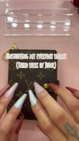 Cash stuffing feat mory @budgetingwithmory  and The Becoming the Bread Winner book🥰 out now 
