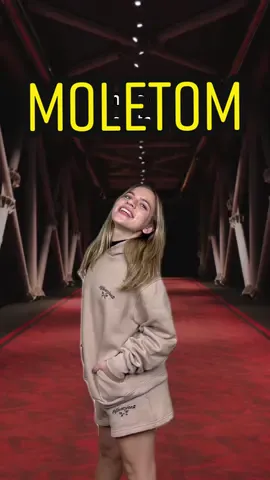 Essa sou eu com meus moletons da Lolja KKKKKKK link na bio 😁💖