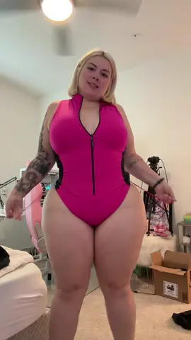 Idk how i feel about this bathing suit. 