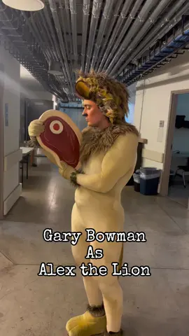 The wild’s favorite sitcom 🦁🦓🦒🦛🐧🐒 #fullhousechallenge #cast #moveitmoveit #theatretiktok #tour #nationaltour #musical #musicaltheatre #fyp #broadway #themesong #animals #childrenstheatre 