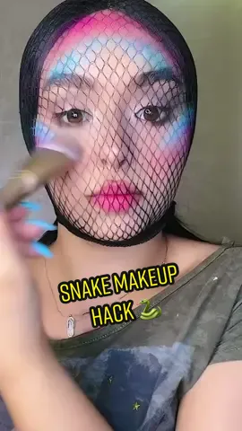 Snake makeup Hack!🐍#nouhailaait__ 