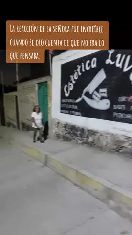 #carlitosste La reacción de la señora fue increíble cuando se dio cuenta de que no era lo que pensaba. #carlitosste1 #reflexiones #foryou #parati #chile #argentina #peru #brazil #panama #mexico #ecuador #peru🇵🇪 #bolivia #argentina #uruguay #graciasporelapoyo 