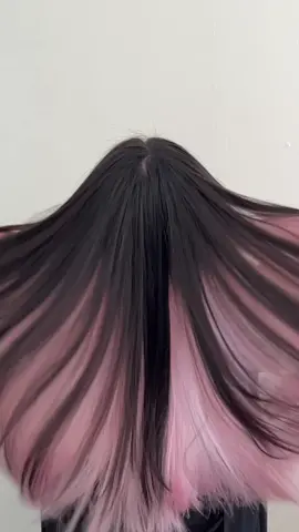 This got me droolinggg @Rie Kaneko701  #pinkhair #peekaboohair #westcovinahair #losangeleshair #k18 #fanola #schwarzkopfusa 