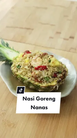 Tanpa Kecap Manis! Resep NASI GORENG NANAS [Khas Thailand]. Resep lengkap cek di YouTube Devina Hermawan ya😉