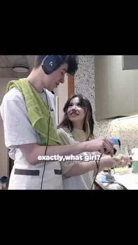 why man's snitching #fy #elosanta #elosantaivy #fyp #cexking  #funny #NBA #girl #irl #2m