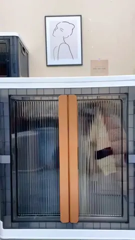 Tôi sẽ thực sự buồn nếu không ai tìm thấy chiếc tủ này! Tủ gấp gọn sẽ cho tất cả chị em thấy chiếc tủ này, và khu vực treo đồ có thể dùng để treo quần áo và đặt vách ngăn #tugapgon #medobepnoidiatrung 