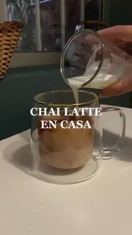 Te enseño cómo preparo mis chai latte en casa 💕☕️🌧️ #chailatte #chailovers #techailatte #tutorials #vlogs #vlogchile #vlogtiktok #tutorial #teenseño #diadelluvia #plandiadelluvia #chile #Receta #recetasfaciles #recetasrapidas 