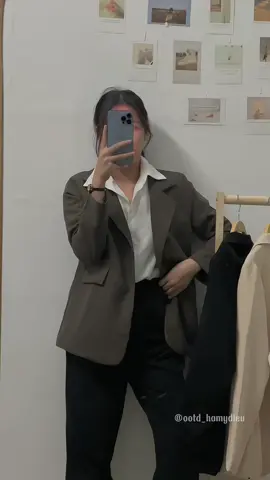 Màu này là màu ghi rêu nha các nàng ơi #ootd_hamydieu #blazeroutfit #blazerden #blazerstyle #dcgr #OOTD #phoidoxinh #blazernu 