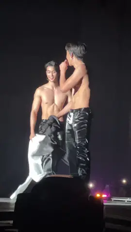 ค่า…ตายแป๊บ 🫠 #theearthe #fforce_  #ฟอสจิรัชพงค์  #เอิร์ทพิรพัฒน์ #lolfanfest2023 