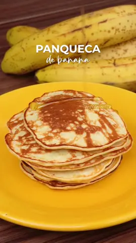 Panqueca de Banana Quando faço a panqueca assim, não sobra nada. Panqueca fit de banana, super fácil e deliciosa! Ingredientes: 2 unidades de bananas Canela em pó a gosto 2 colheres de sopa de água 1 unidade de ovo 100 gramas de leite em pó Mel a gosto #receita #fit #saudavel #dieta #banana #panqueca #cafedamanha #emagrecimento