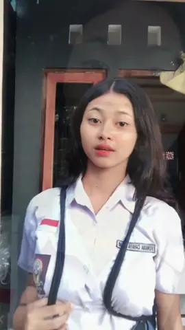 Tali tas nyangkut ke cucunana🗿