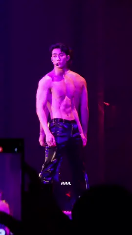 เสื้อมันหนักจังโว้ยยยยยย /โยน/ สภาพตอนดูก็คือ ตายขิต วิญญาณยังอยู่ที่พารากอนฮอลล์ (คุ้มค่าชีวิตไก่ที่สังเวยให้กล้ามนายฟอสเจเอสมาก) #fforce_ #ฟอสบุ๊ค #forcebook #ฟอสจิรัชพงค์ #lolfanfest2023 #lolfanfest2023xforcebook @fforcejs 
