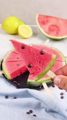 Sooo leckeres und einfaches Wassermelonen-Erdbeer Eis!🍓🍉🍦#einfacherezepte #wassermelone #erdbeeren #eis #sommerrezepte 