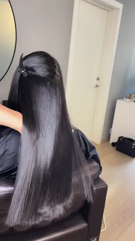 Få silke rett hår med keratin behandling🤩  ✨✨ Dm på instagram for booking: Inglow_kera #foryou #fyp #oslo #viral 