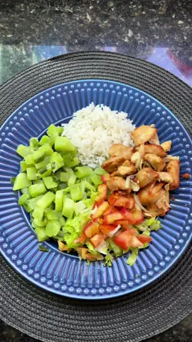 Ficaria com fome com um pratão deste? 🔥 #refeicoessaudaveis #pratosaudavel #perderpeso #perderpochete 