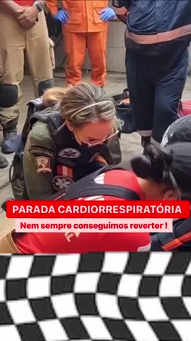 Paciente 68 anos em PCR, aeromédico acionado para apoio a equipe de suporte básico do SAMUDF/CBMDF. Enquanto em SBV, o DEA indicou choque duas vezes e então não indicou mais, ao chegarmos iniciamos SAV porém a paciente segue em rítmo não chocável e apesar dos esforços das equipes não houve RCE.  Infelizmente não são todas as vezes que conseguimos “ganhar”, apesar de ofertar todos os cuidados possíveis ao paciente em PCR não conseguimos o RCE, como foi nesse caso. #paradacardiorespiratoria  #pcr  #resgateaeromedico  #aero  #cbmdf  #samudf  #aha  #protocolorcp  #sbv  #sav #samugoiania #cbmgo 