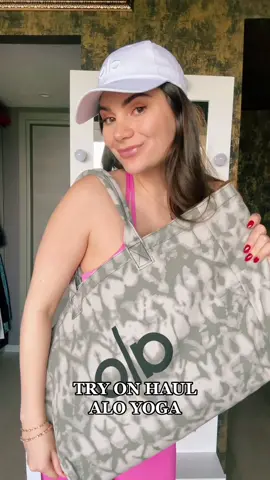 HAUL ALO YOGA 🧘🏻‍♀️  #haul  #tryonhaul #aloyoga #haulaloyoga #unboxing #gym #gymclothes 