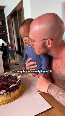 What a year @King Qirin Long happy birthday my boy Dada love you❤️ #king #babyboy #birthday #1stbirthday #baby #family #bali #indonesia #fyp #foryou #cutebaby #fatherson 