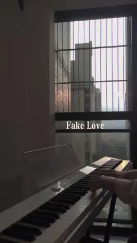 Piano ''ĐÂY Không phải chỉ là TÌNH YÊU GIẢ MẠI sao....