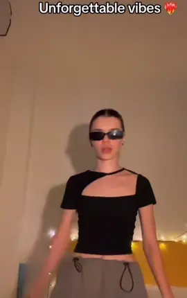 #unforgettablelove #ungorgettable #vibing #brunette #vibin #goviral #dance #fun #Summer #hottrend 