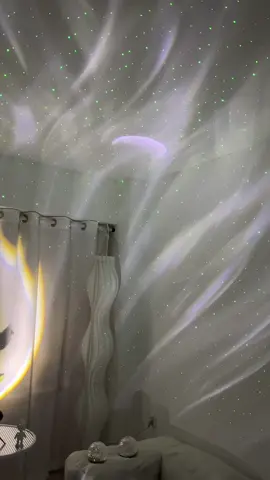 Đèn thiên hà v10plus, kết hợp loa bluetooth vs chế độ nháy theo nhạc. #denthienhav10plus #dendecor #decorphongngu #fyp #xuhuongtiktok #tiktokgiaitri 