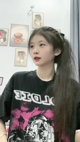 Giàaa rồi mà ở đó còn làm dễ thương 