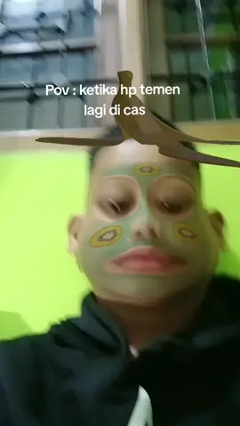 Pov : ketika HP temen lagi di cas