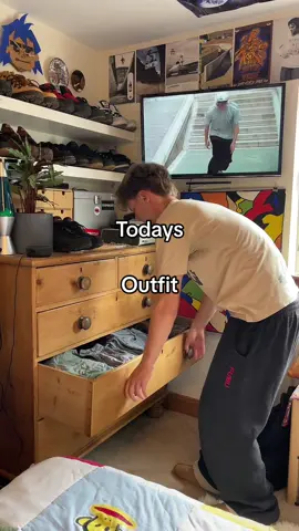 We ❤️ simple #OOTD #streetwear #jorts #jortsoutfit #fashioninspo #summeroutfitinspo #docmartens #docmartensfits #grwm 