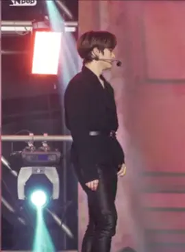 Lee know~ 😮‍💨#leeknow #leeminho #myhouse2pm #straykids #cover #fancam #kpop #dance #fypシ゚viral🖤tiktok #fypシ #pourtoii #fypages #fyp #pourtoi #fypシ 