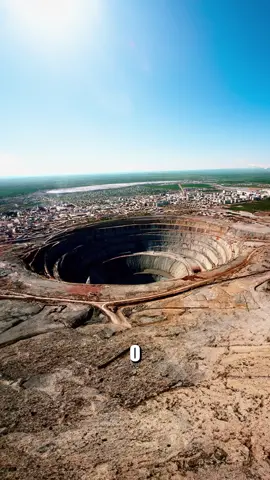 O buraco mais profundo do mundo #curiosidades #bizarro