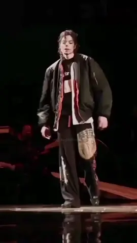 we miss you MJ.. this is the very last performance of Michael Jackson, the next day MJ left the world.|#recommendations #fyp #michaeljackson #moonwalker #jackson #applehead #appleheadmj #mj #mjinnocent #kingofpop #CapCut #14yearswithoutmichaeljackson #25june 