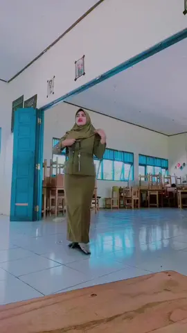 cinta ku padamu tlah setinggi langit 😵#gurutiktok #asnviral #pnsmudaindonesia #fypシ゚viral #pnsmuda #pnscantik #tiktokpelitfyp #gurusenitari #gurusenibudaya 