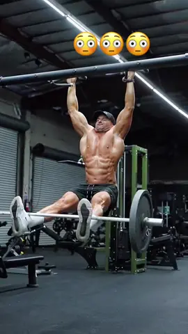 Incredible strength 💪 (via @Scott Mathison) #Fitness #gym #workout #strength 