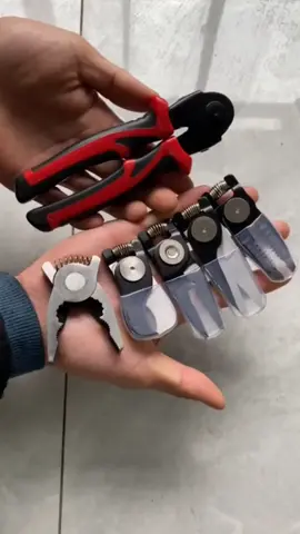 Sensacional esse alicate.  Crédito Instagram: Her gun insaat terimi  https://instagram.com/hergun1insaat?igshid=MzRlODBiNWFlZA== ##satisfaction #eletricista #asmr #eletrician #tiktokbrasil #TikTokBeleza #construction #tools #ferramentas #tiktokhandmade 