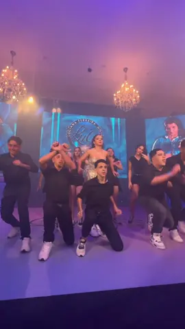 Dançar é se divertir e eles curtiram muito, entregaram a melhor abertura de pista 🔥🌪️ #15nos #coreograforafaelsantana #aberturadepista #valsa 