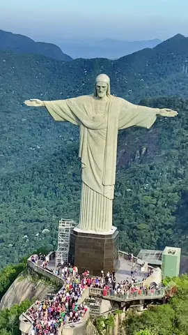 #fye#fyp#fypシ#brazil#riodejaneiro#rio#christ#jesus##christtheredeemer#cristorey#helicopter#helicoptero#statue#7wondersoftheworld#portugese#traveltiktok#travel#travellife#bucketlist#fypage#blogger#Vlog#breathtaking#tiktok#viral 