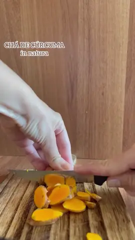 🍵🫚CHÁ DE CÚRCUMA IN NATURA a especiaria mais poderosa da nossa natureza, com efeito anti-inflamatório, detoxificante, antioxidante, além de ser incrível para imunidade! #curcuma #cha #receitasaudável 