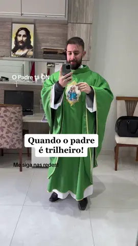 Segue o padre que se vira nos ‘trinta’ quando é Domingo de Missa e tem trilha… Conhece outro padre esportista? #trilha #missa #padre #opadretaon #ibiaça 